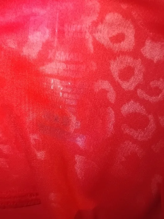 Women’sBuff Bunny High-Waist Red Camo Biker Shorts - Picture 4 of 4